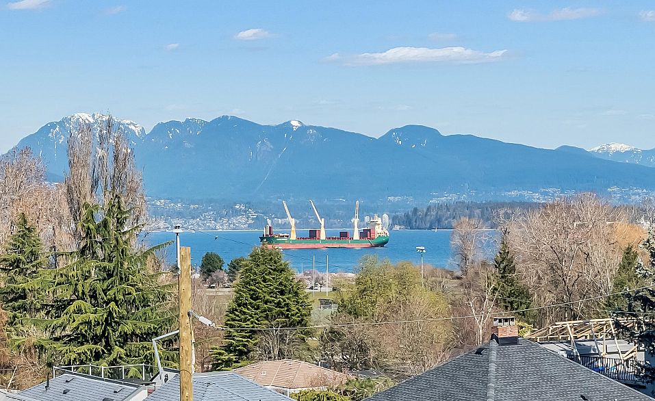 4389 Locarno Crescent