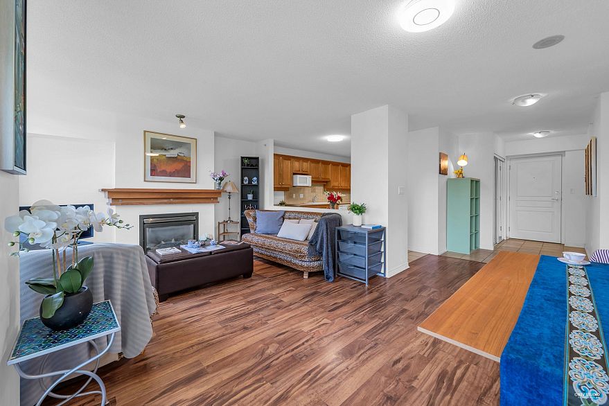707 5639 Hampton Place