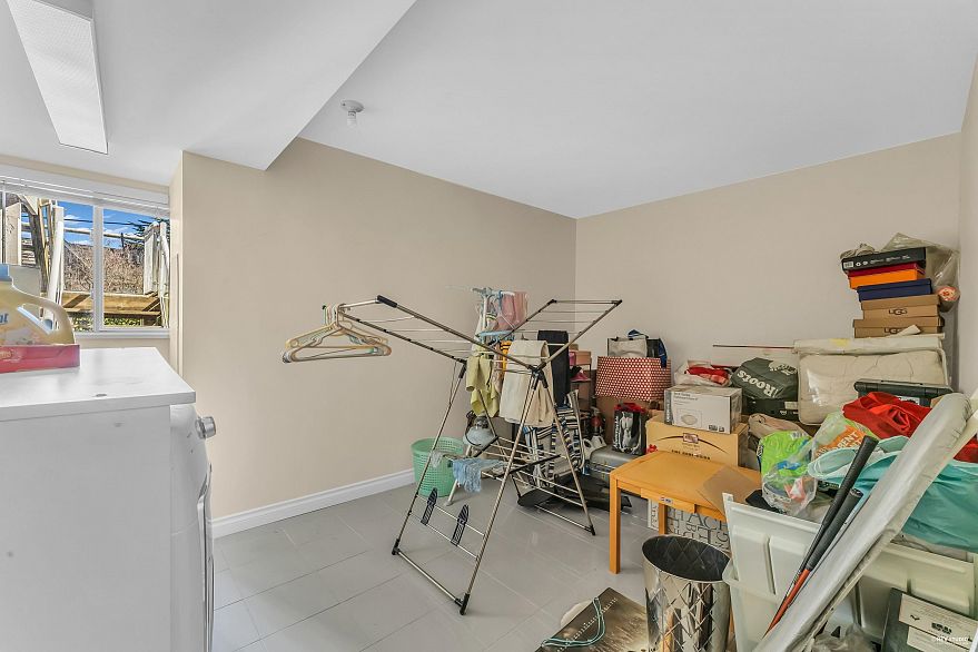 4389 Locarno Crescent