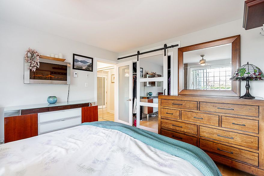102 1530 Mariner Walk