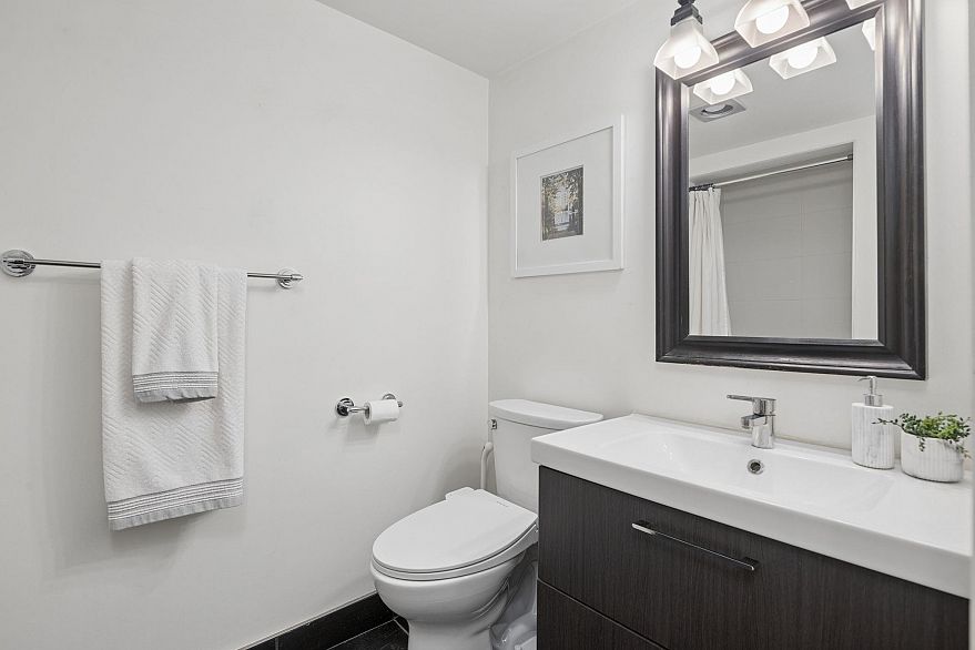301 1502 Island Park Walk