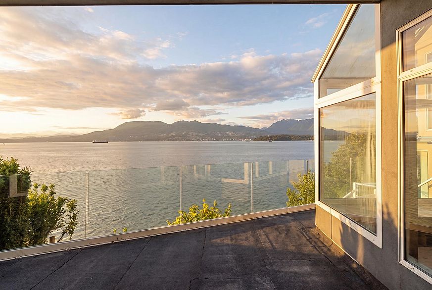 2711 Point Grey Road