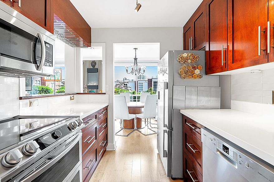 102 1530 Mariner Walk