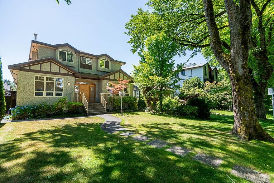 732 W 26th Avenue