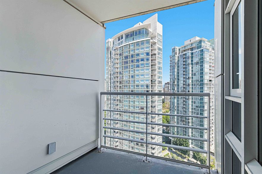 2303 1199 Marinaside Crescent