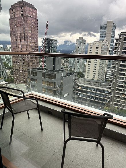 1504 1408 Robson Street