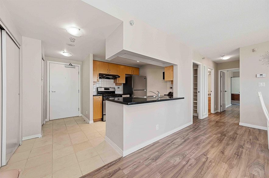 2303 1199 Marinaside Crescent