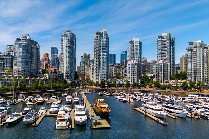 2303 1199 Marinaside Crescent
