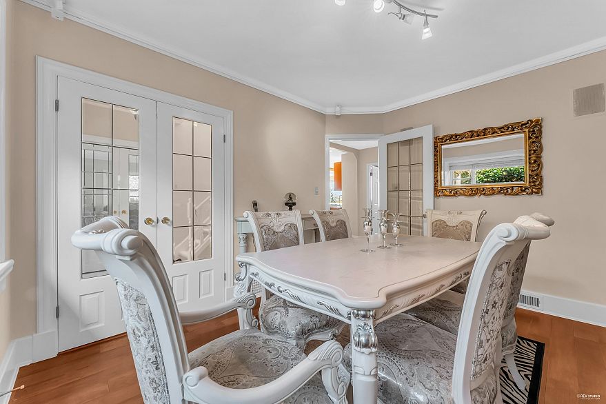 4389 Locarno Crescent