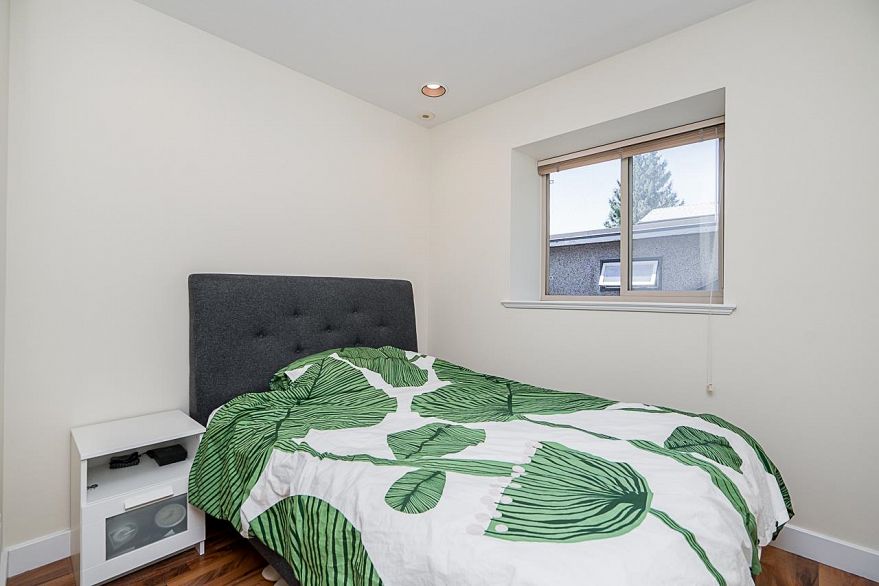 732 W 26th Avenue