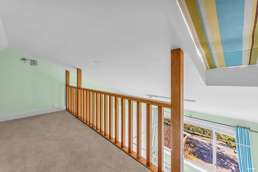 4389 Locarno Crescent