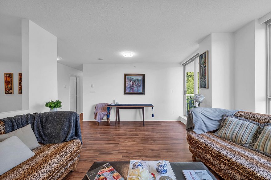 707 5639 Hampton Place