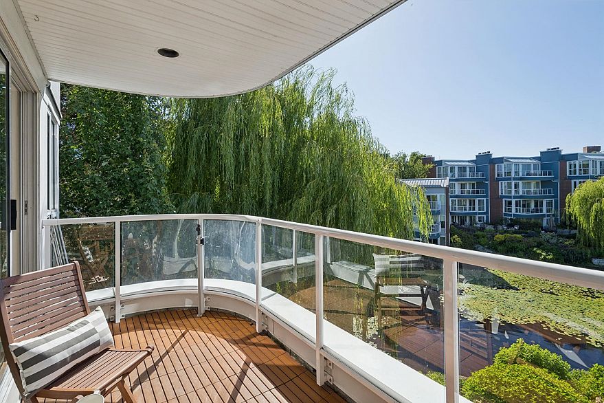 301 1502 Island Park Walk