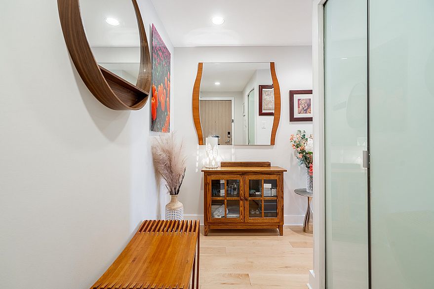 102 1530 Mariner Walk