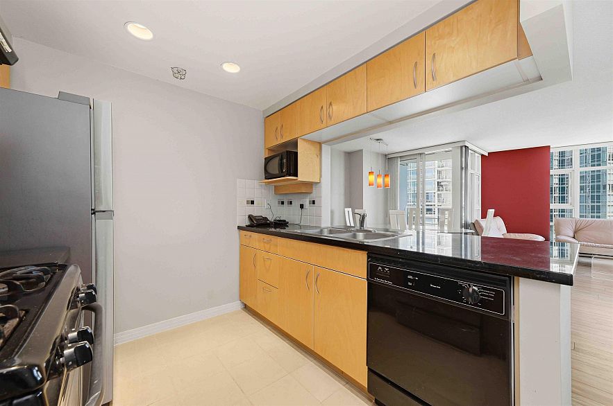2303 1199 Marinaside Crescent