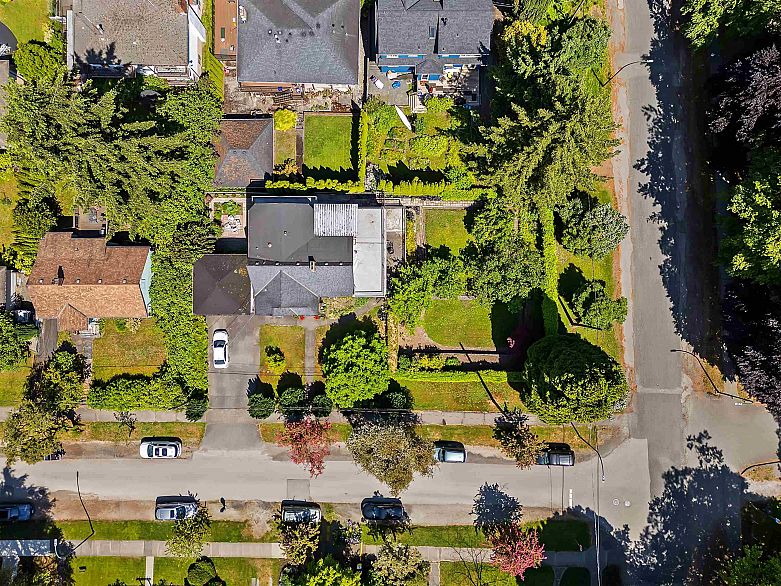 2587 Yale Street