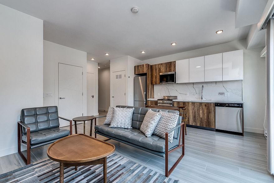 306 1168 PENDRELL, Vancouver BC V6E 1L4