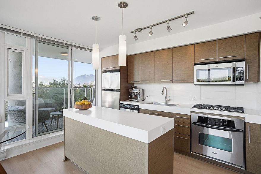 501 2770 Sophia Street