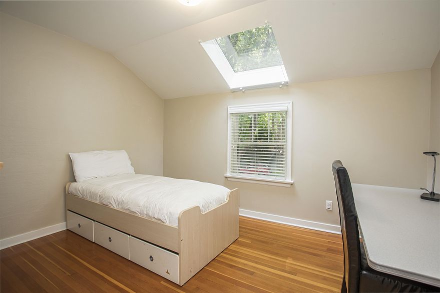 3877 W Broadway