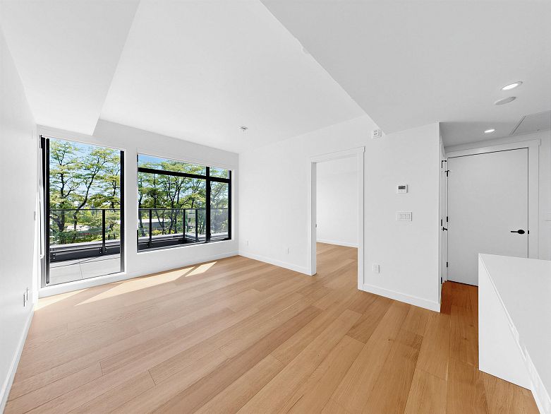 504 6485 Manitoba Street