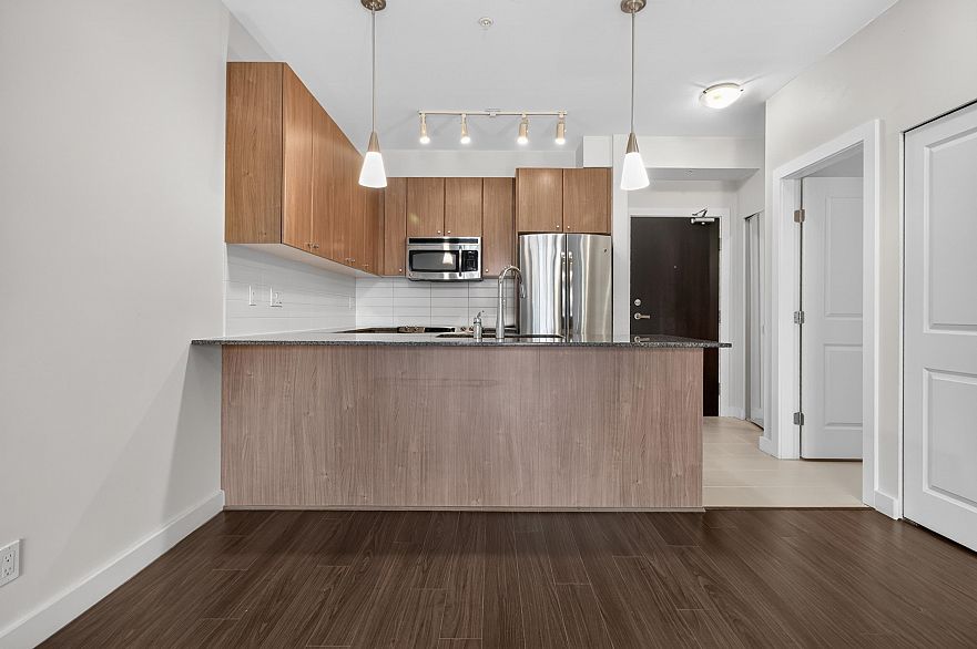 213 250 FRANCIS WAY, New Westminster BC V3L 0E6