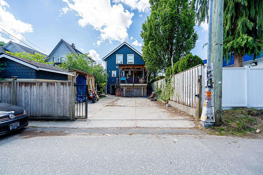 1329 E 12th Avenue