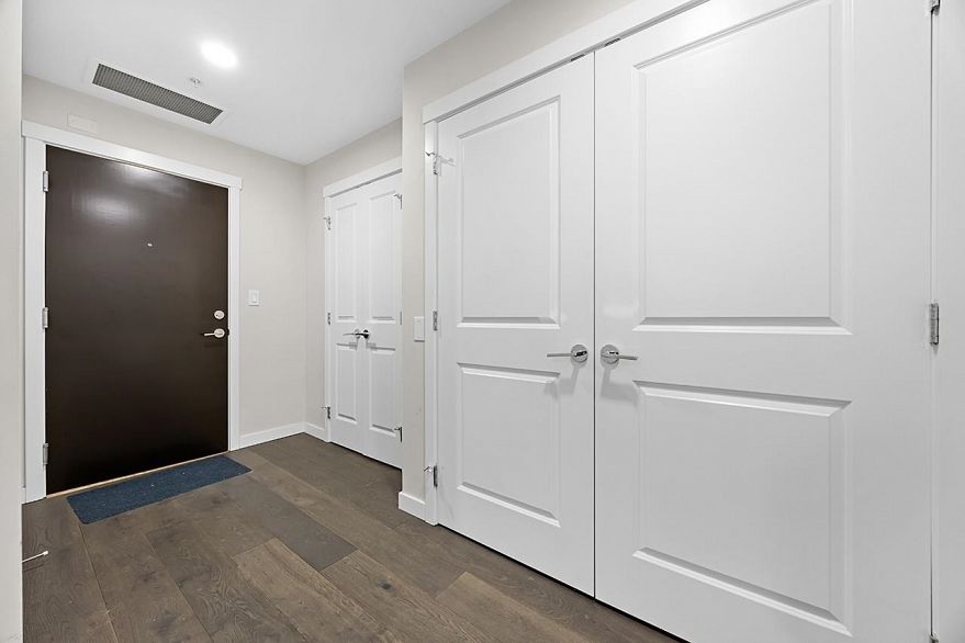 1208 3487 Binning Road