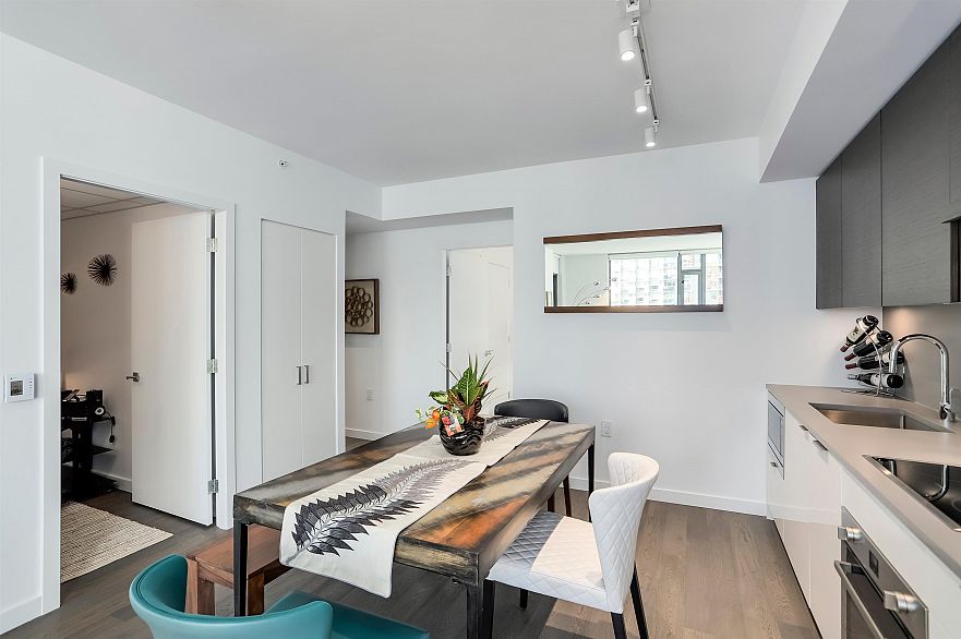 808 1688 Pullman Porter Street