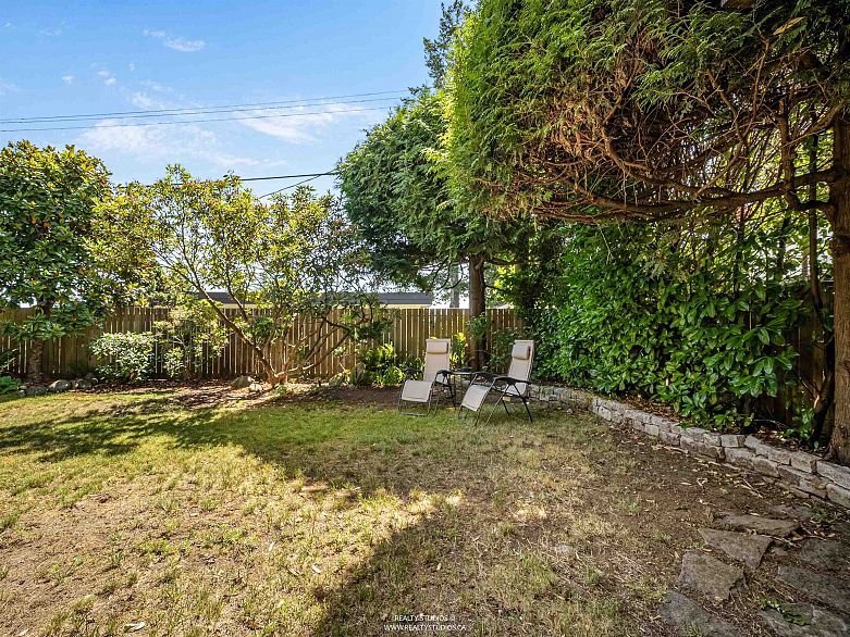 947 Evergreen Place