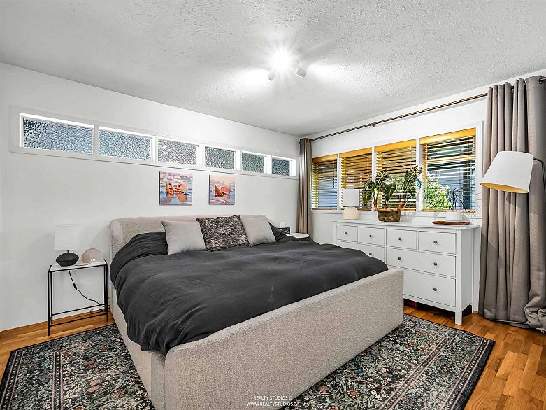 947 Evergreen Place