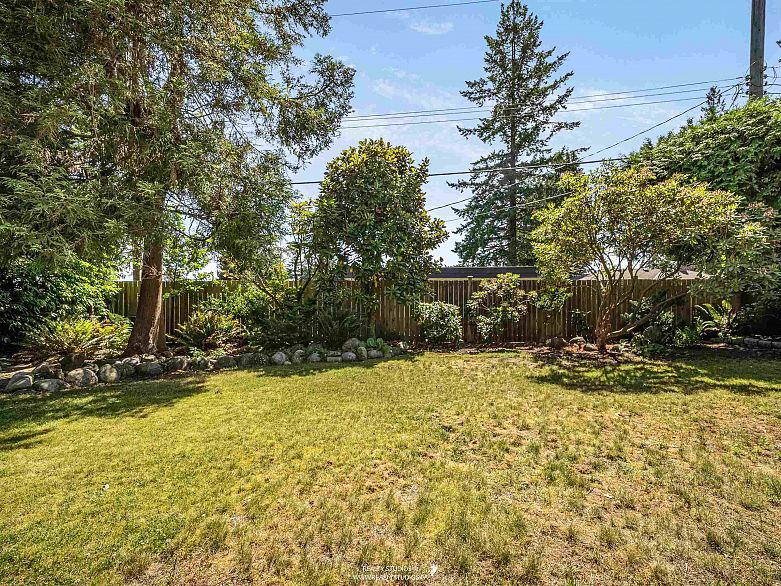 947 Evergreen Place
