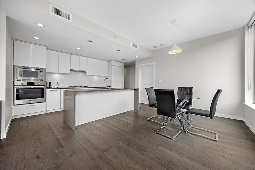 1208 3487 Binning Road
