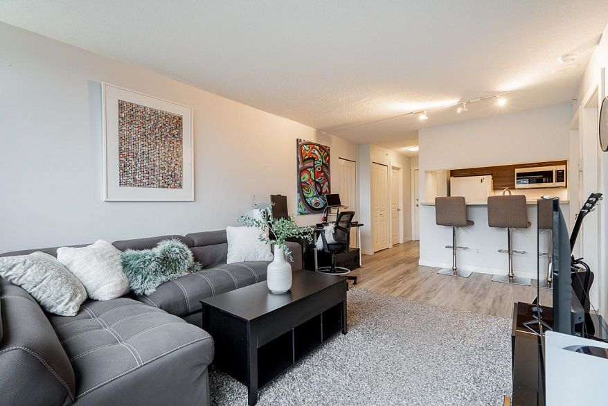 1710 5288 Melbourne Street