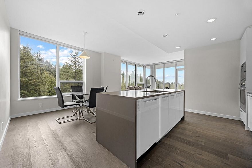 1208 3487 Binning Road
