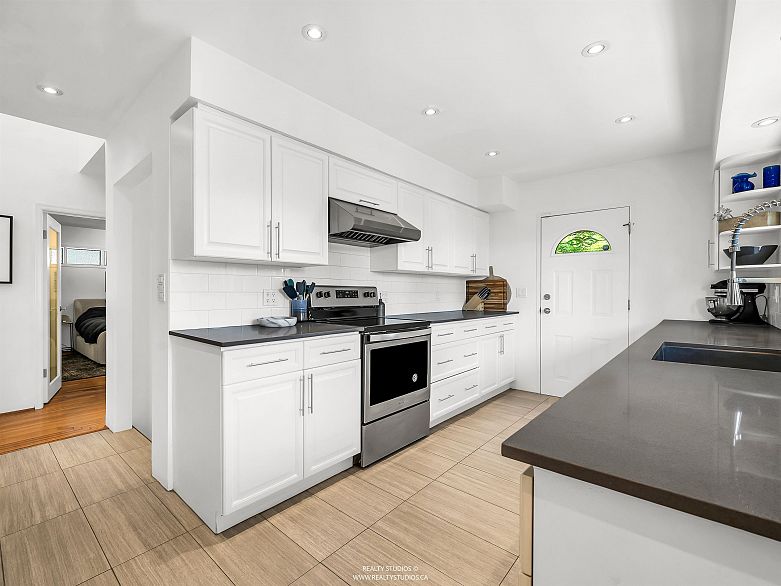 947 Evergreen Place