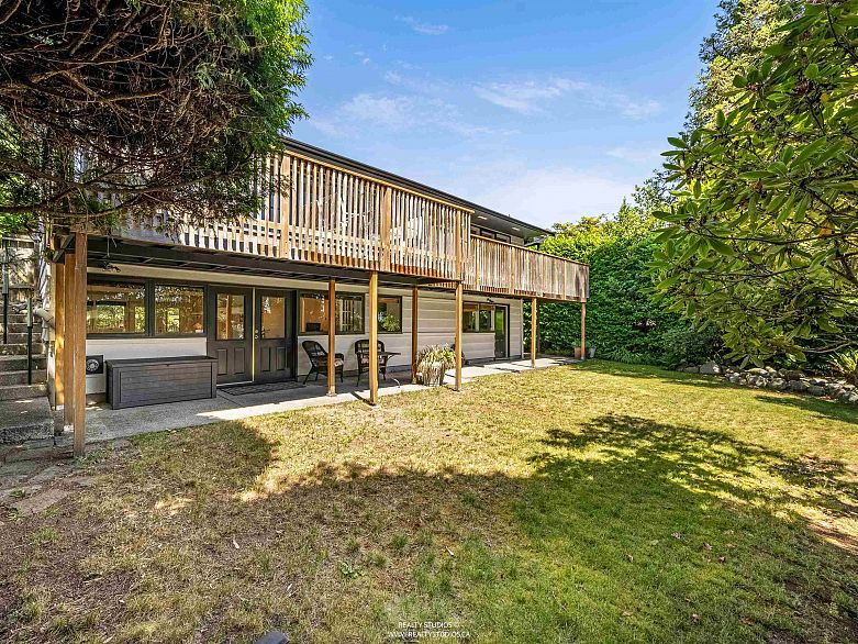 947 Evergreen Place
