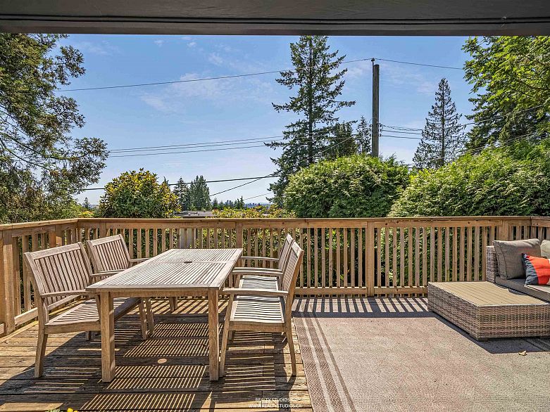 947 Evergreen Place