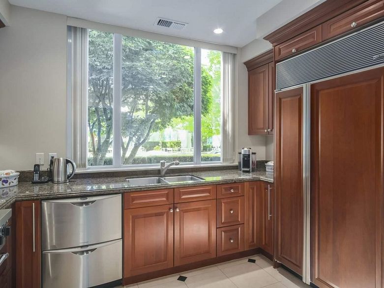 410 Beach Crescent
