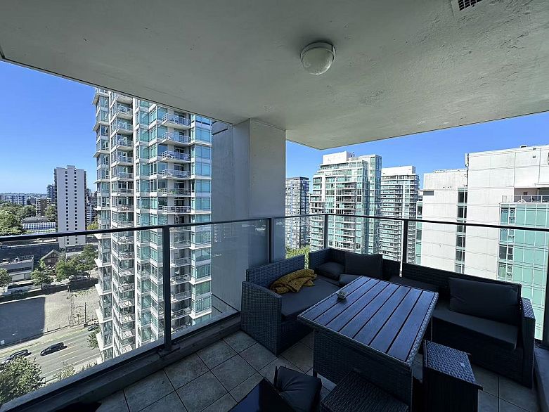1904 1616 Bayshore Drive