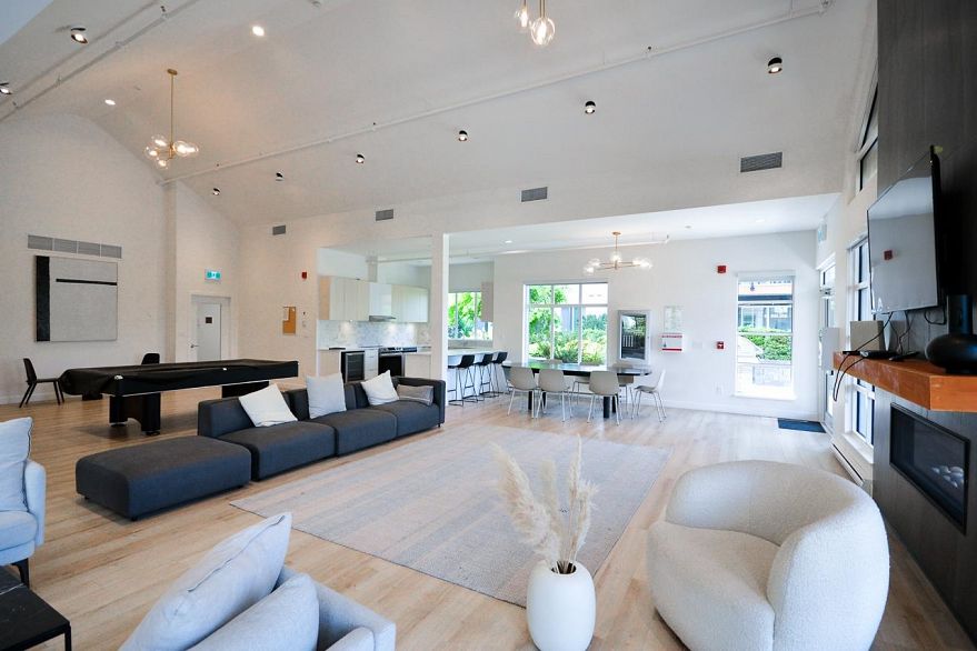 405 1892 Starling Drive