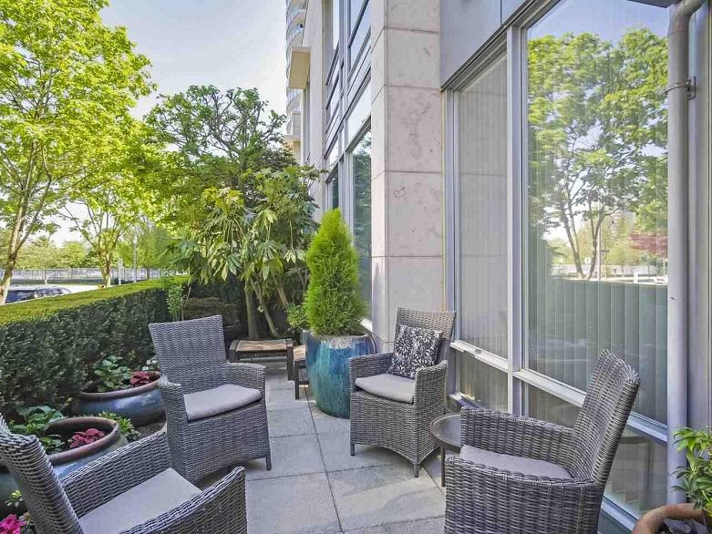 410 Beach Crescent