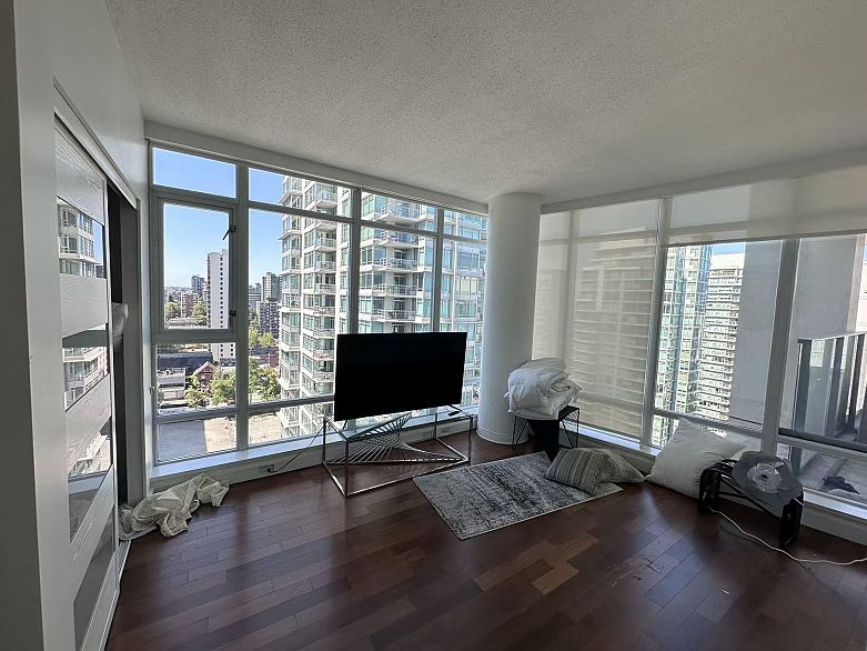 1904 1616 Bayshore Drive