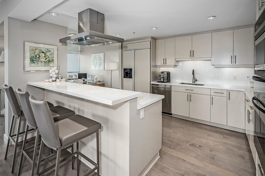 2401 1233 W Cordova Street
