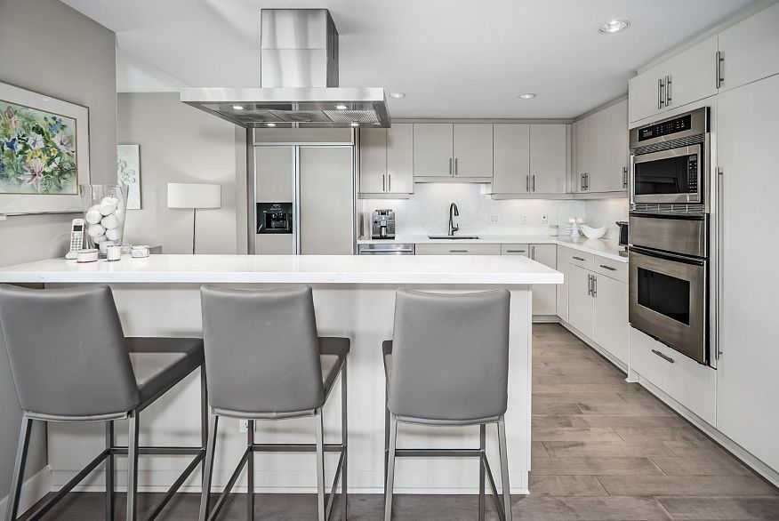 2401 1233 W Cordova Street