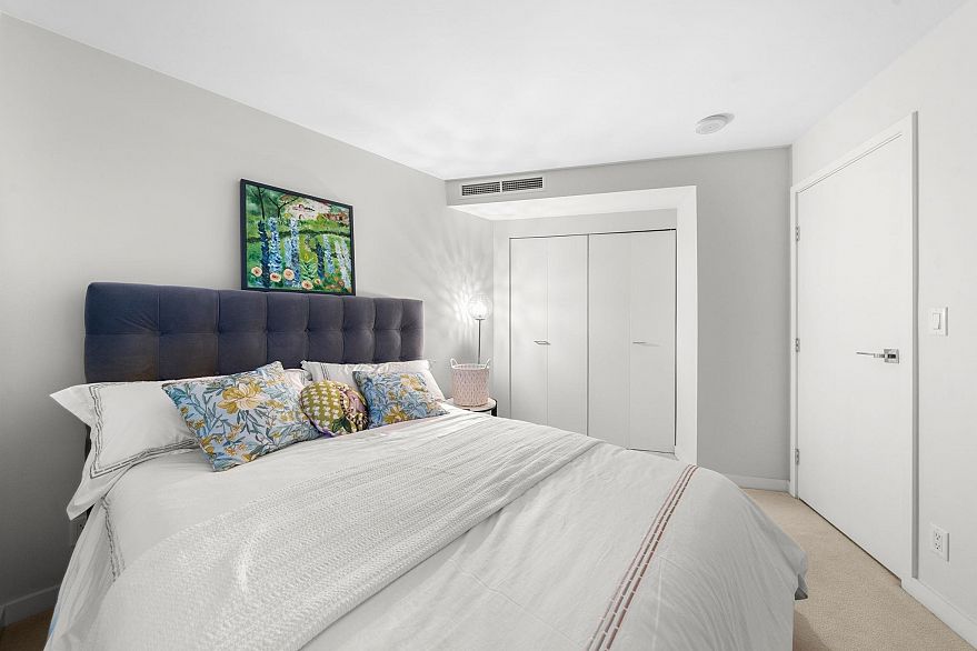 903 8 Smithe Mews