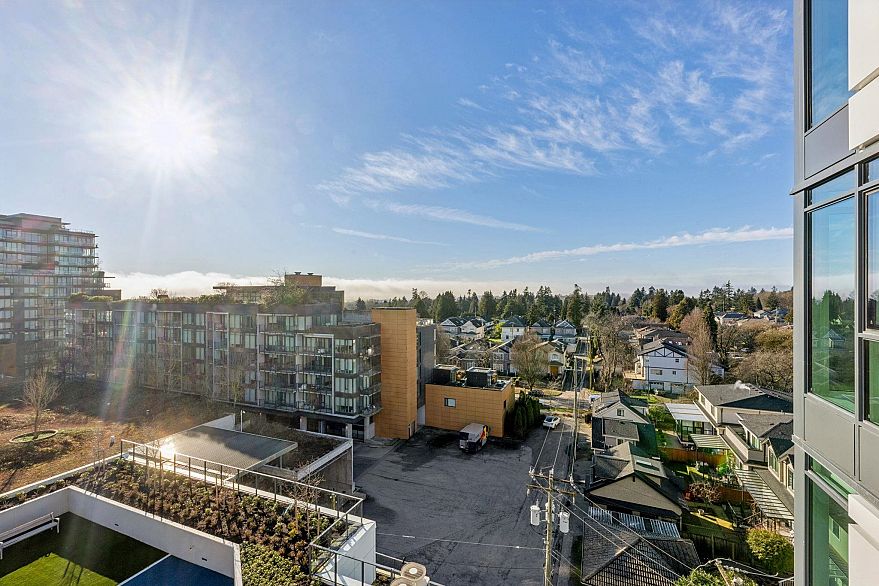 606 8415 Granville Street
