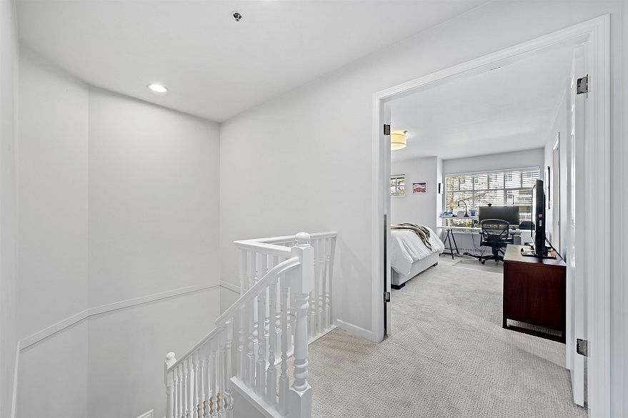 12 5880 Hampton Place