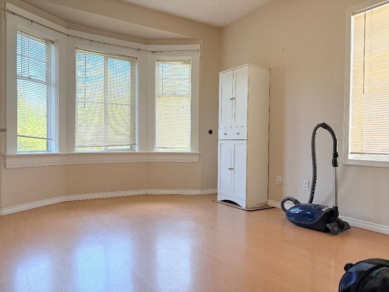 3034 Glen Drive