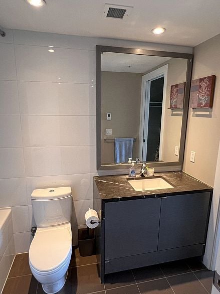 35XX 4508 HAZEL ST., Vancouver BC V5H 0E4