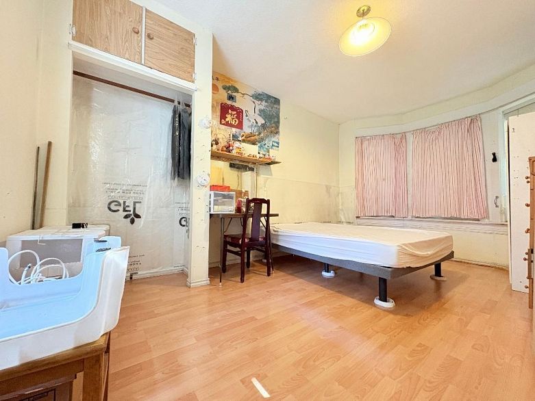 3034 Glen Drive